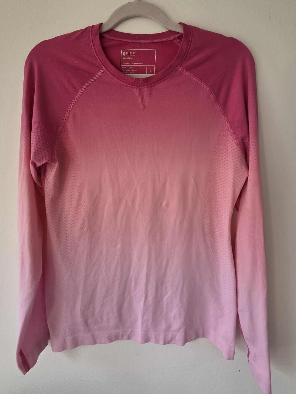 Figs Salta Seamless Long Sleeve Underscrub, Pulmonary Pink Ombre, Large
